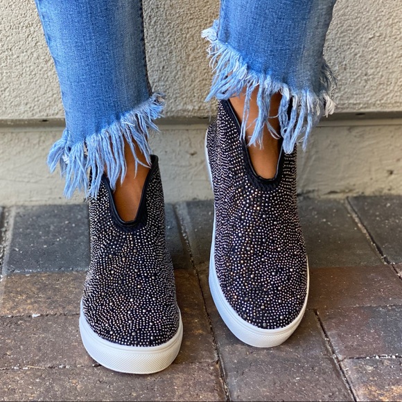 Rhinestone Embellished Laceless High Top Sneakers - Picture 10 of 16